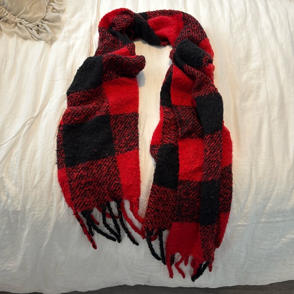 Old Navy red black buffalo plaid large sweater scarf
